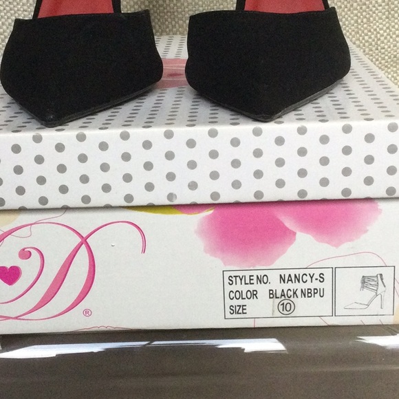 Black heels - Picture 2 of 6